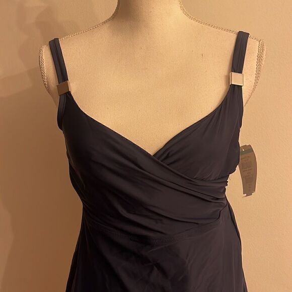 Navy blue full coverage bathing suit top - Picture 2 of 3